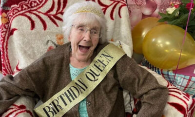 Gladys Gell, 102-godišnja stanovnica Metodističkog doma za umirovljenike Hartcliffe u Bristolu, proslavila je svoj rođendan uz zastave, balone i pekarske proizvode. U njenu čast, dom je organizirao čajanku sa živom glazbom, na kojoj je nosila tijaru i lentu s natpisom "Rođendanska kraljica".