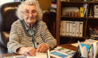 Sa svojih 100 godina Miriam Todd radi više sati tjedno nego mnogi mlađi. U obiteljskoj trgovini namještajem radi šest dana tjedno.