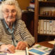 Sa svojih 100 godina Miriam Todd radi više sati tjedno nego mnogi mlađi. U obiteljskoj trgovini namještajem radi šest dana tjedno.