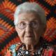 Angeline Charlebois, 105-godišnjakinja iz Levacka, Ont., aktivna je, društvena i energična, s hobijima poput pletenja, čitanja i igre karata s prijateljima.