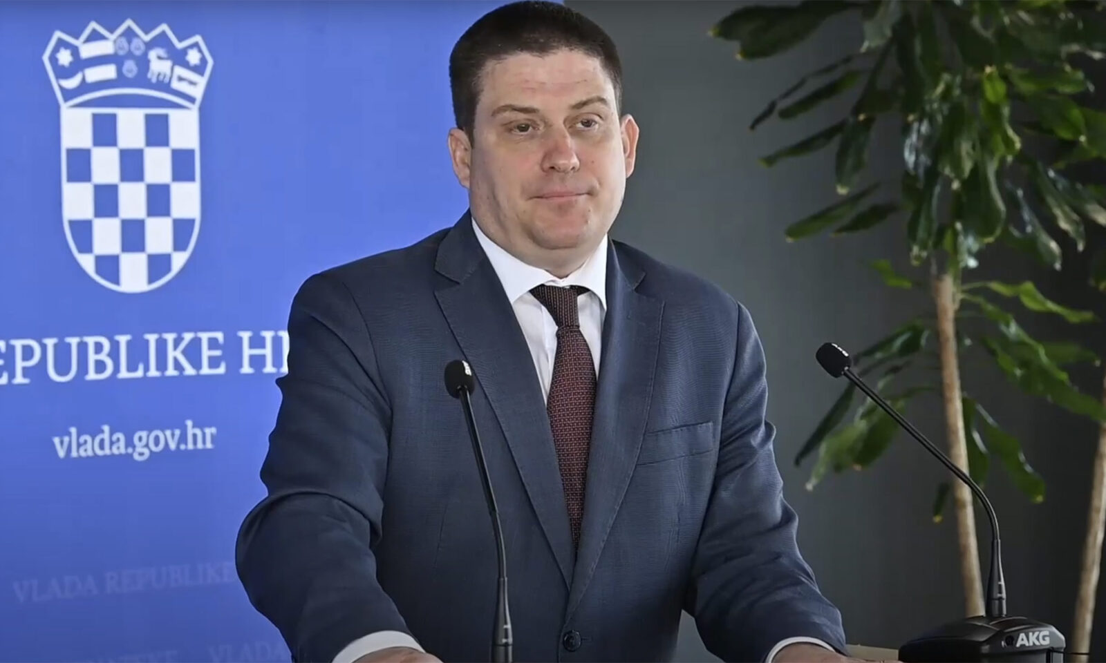 Ministar prometa Oleg Butković komentirao je porast cijena struje u kontekstu usklađivanja mirovina.