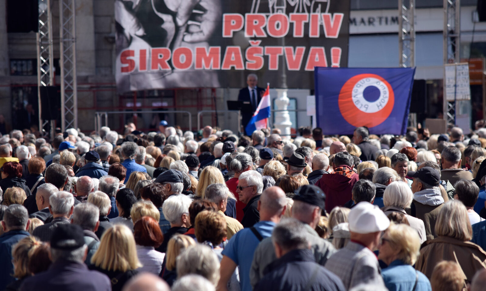 Prosvjed 'Protiv siromaštva' održan u Zagrebu 1. listopada 2024 u organizaciji stranke Blok umirovljenici zajedno.